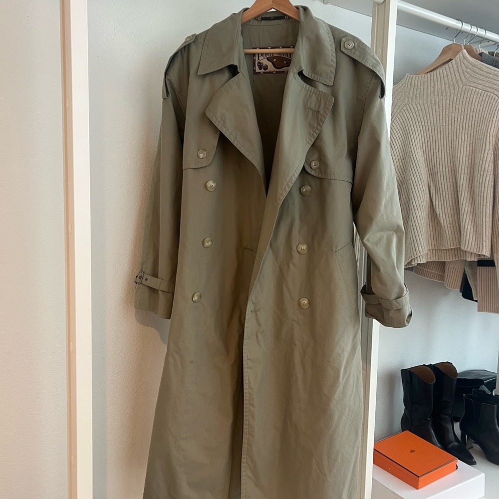 Vintage French Trench coat oversized (Thrifted in Paris)